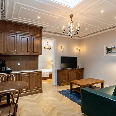 Templum Clava Hotel Букурещ Екстериор снимка