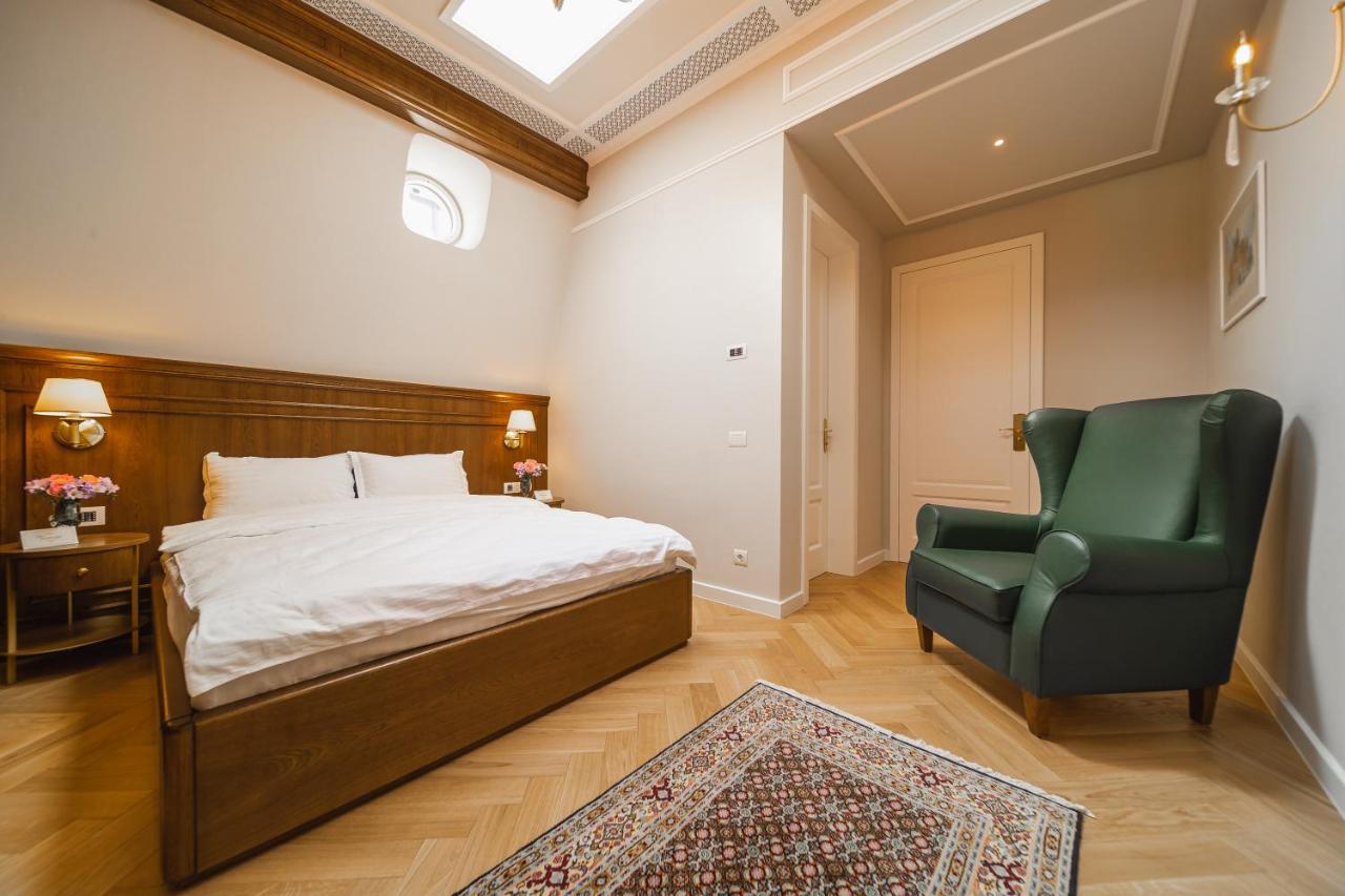 Templum Clava Hotel Букурещ Екстериор снимка