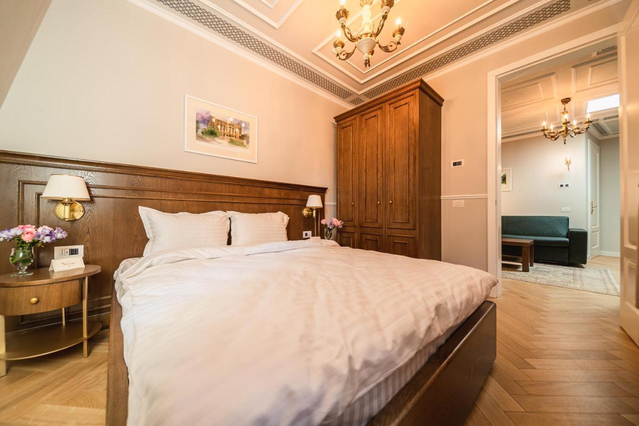 Templum Clava Hotel Букурещ Екстериор снимка