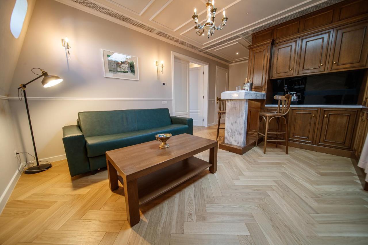 Templum Clava Hotel Букурещ Екстериор снимка