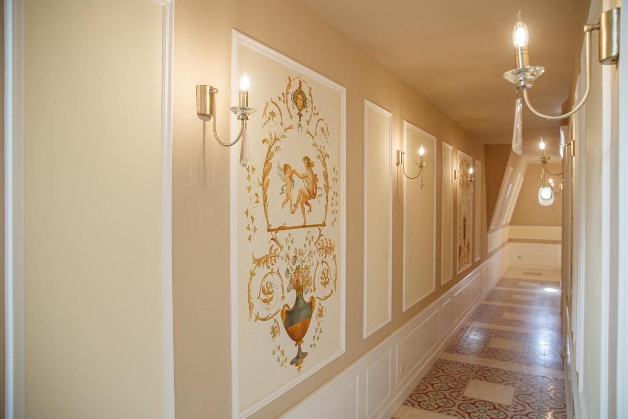 Templum Clava Hotel Букурещ Екстериор снимка