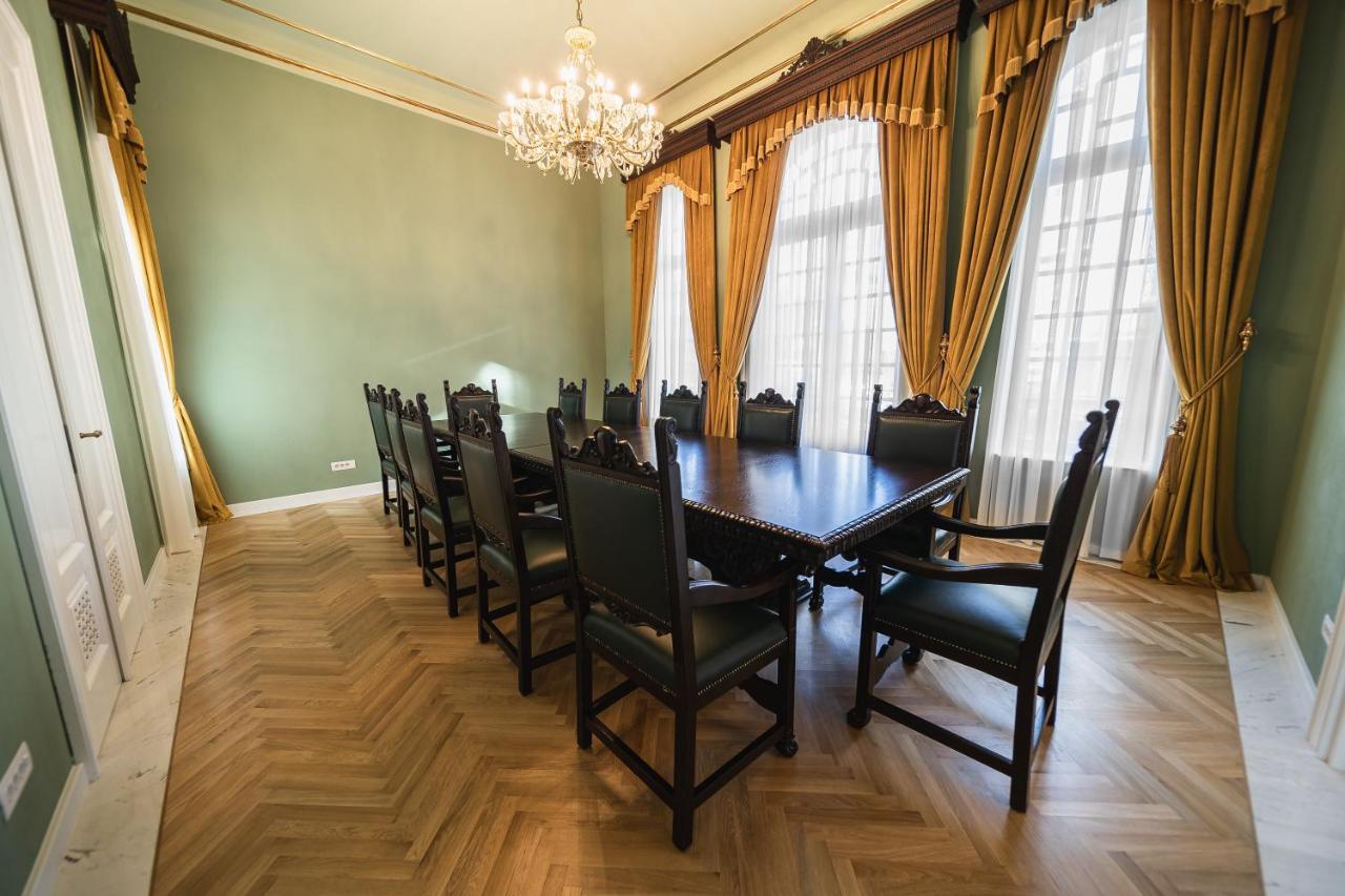 Templum Clava Hotel Букурещ Екстериор снимка
