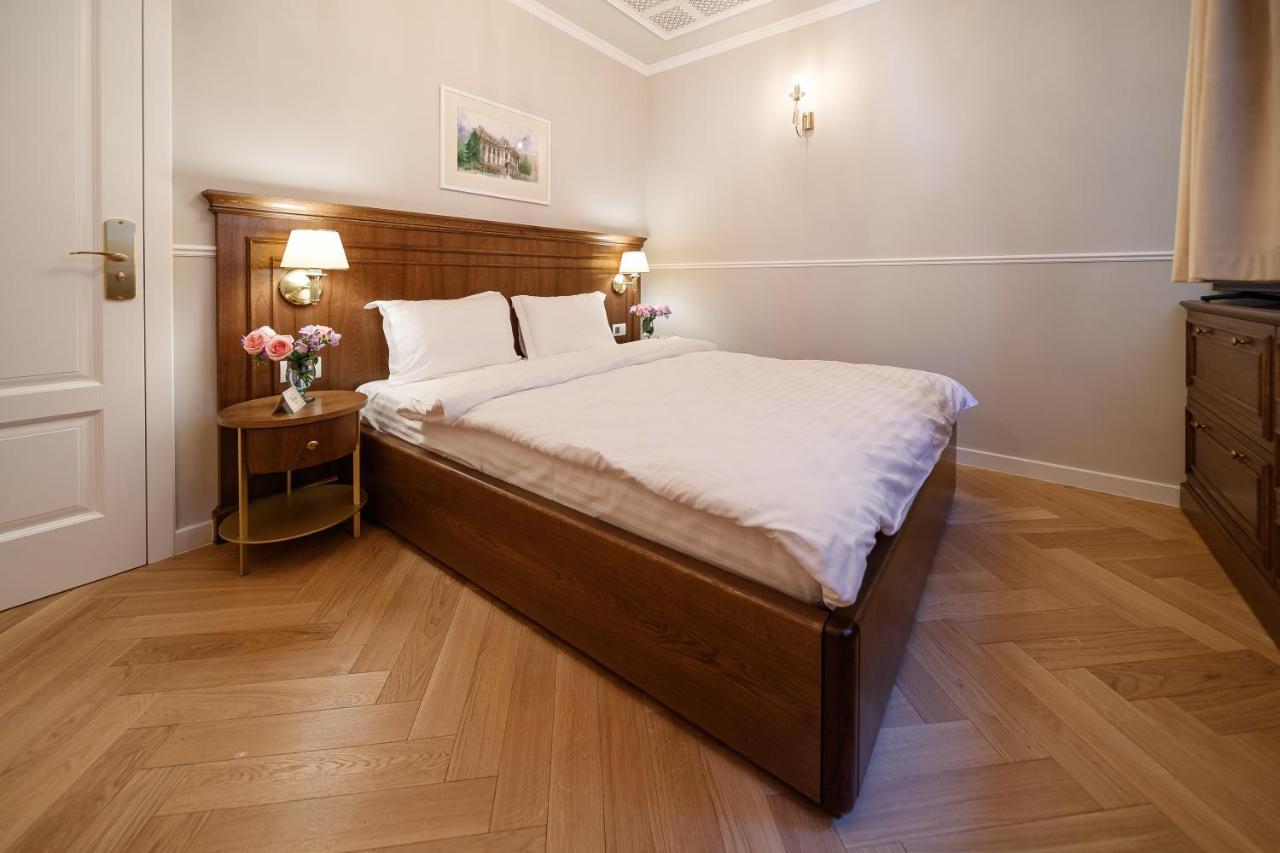 Templum Clava Hotel Букурещ Екстериор снимка