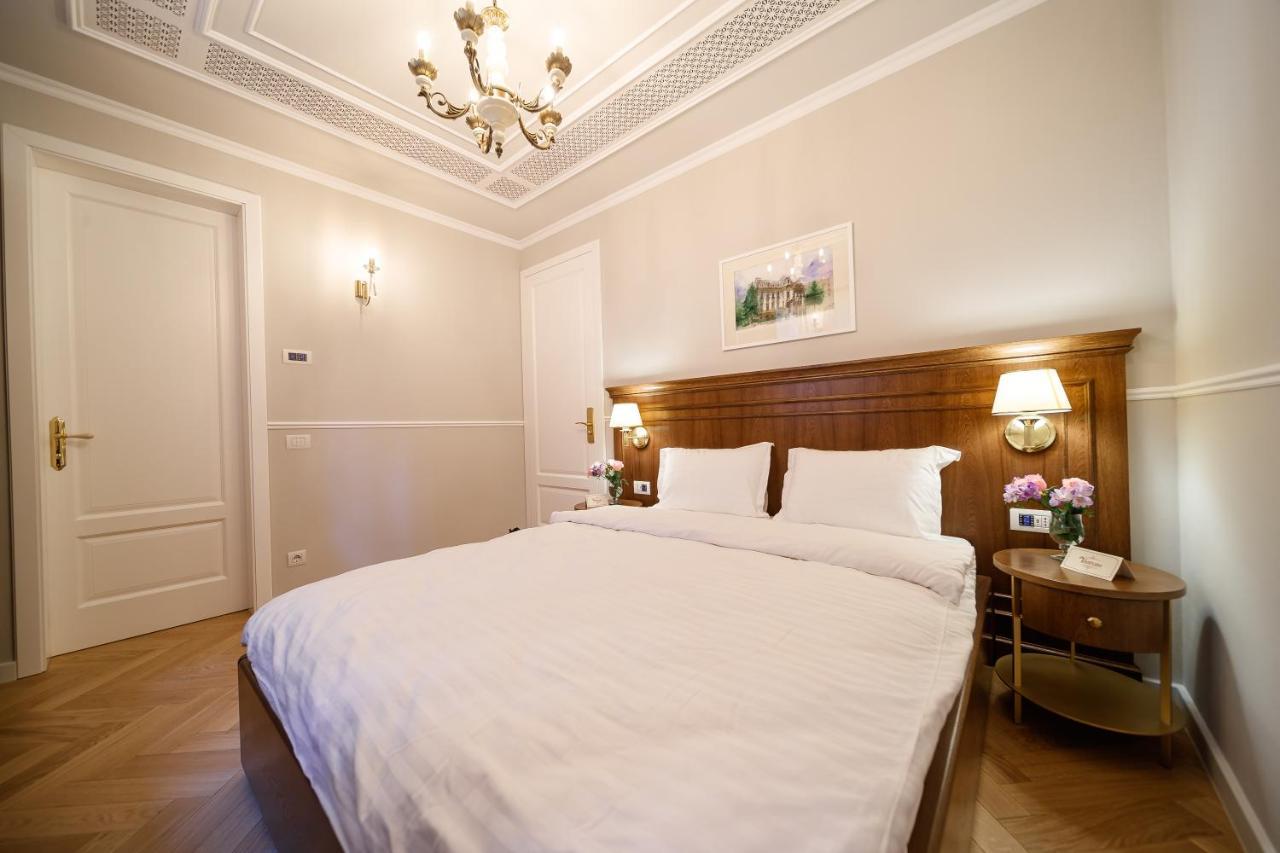 Templum Clava Hotel Букурещ Екстериор снимка