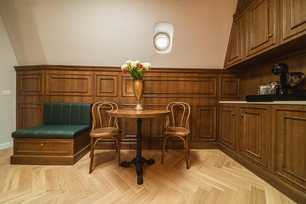 Templum Clava Hotel Букурещ Екстериор снимка