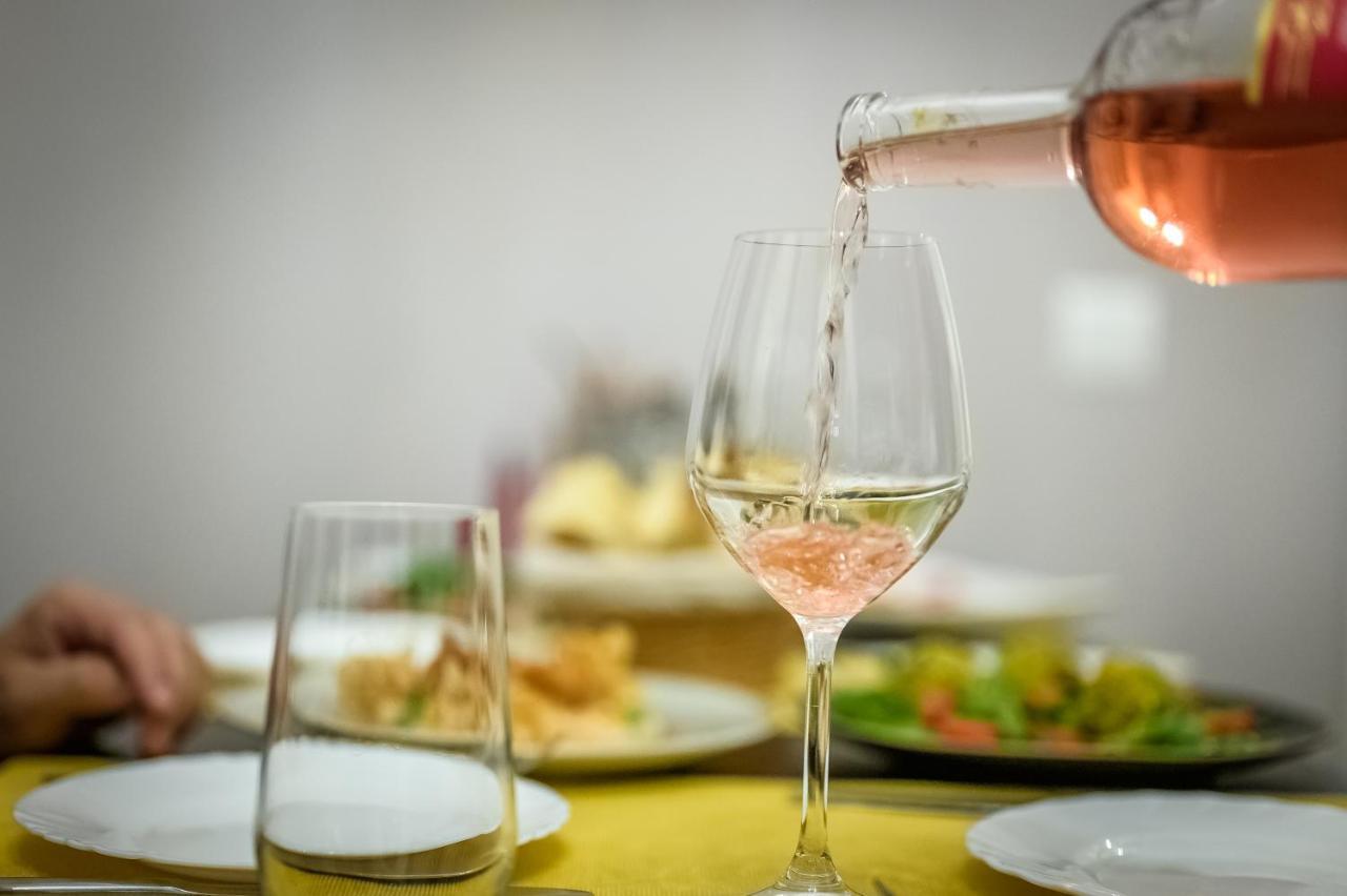 Templum Clava Hotel Букурещ Екстериор снимка