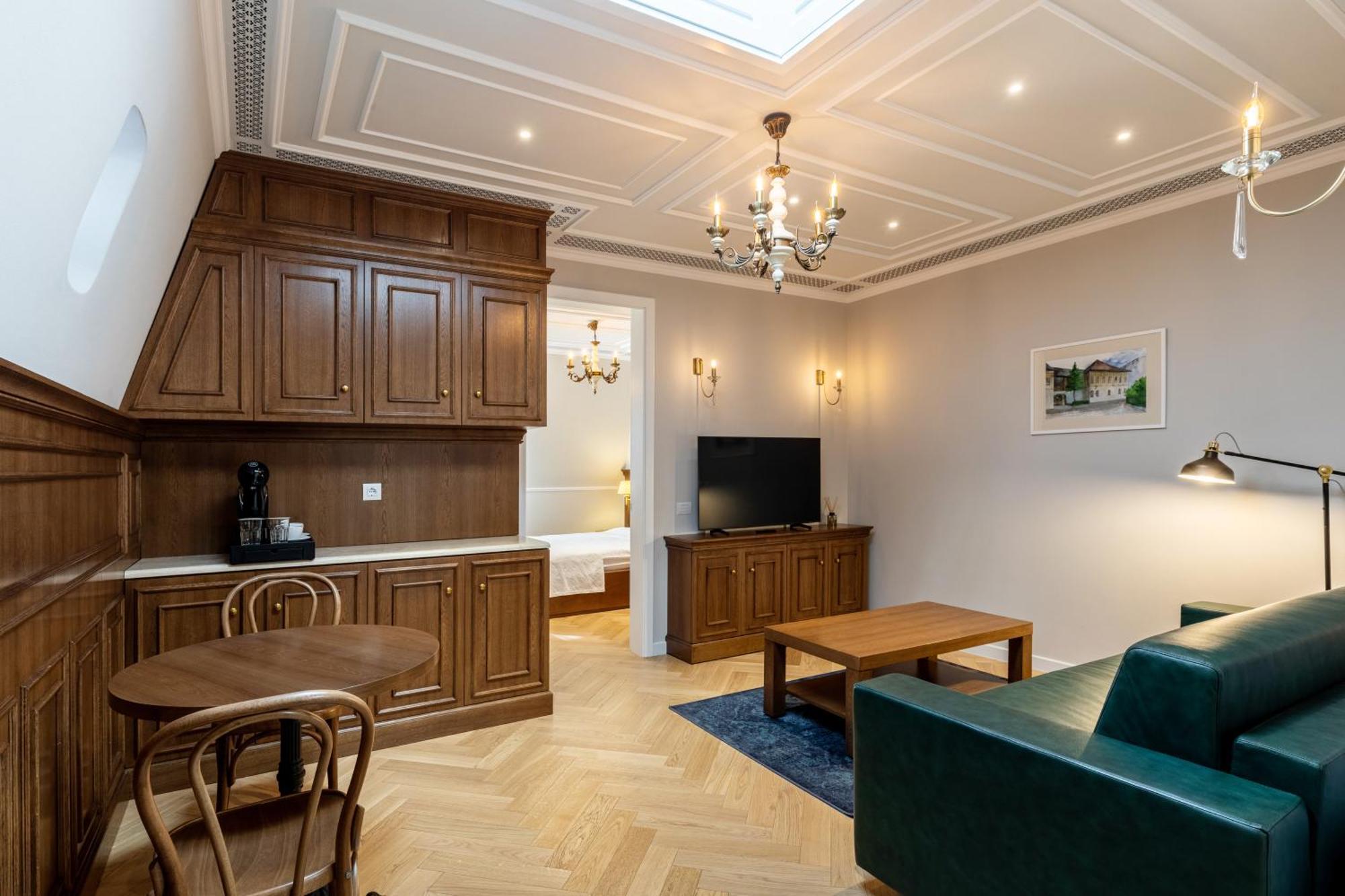 Templum Clava Hotel Букурещ Екстериор снимка