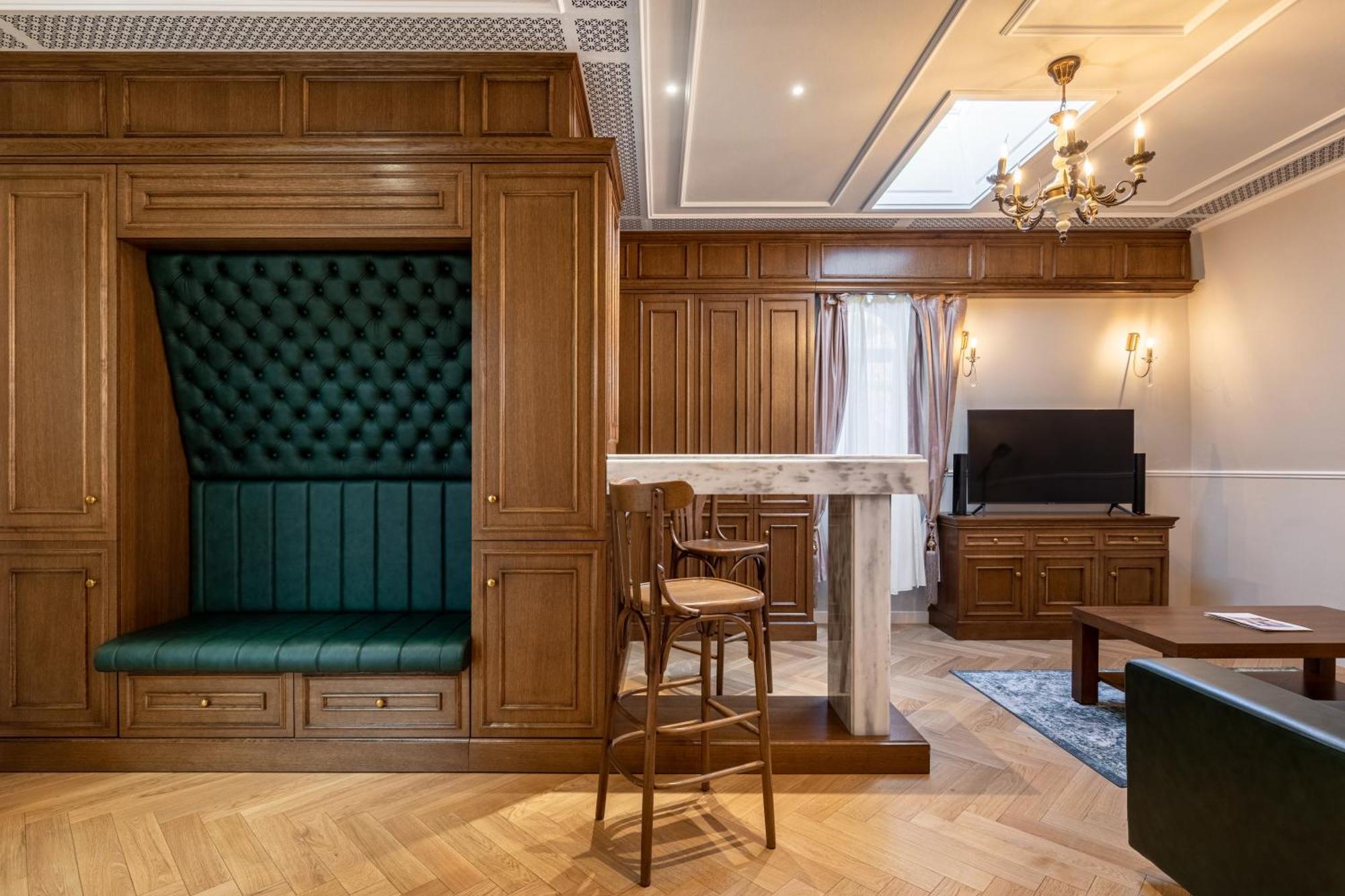 Templum Clava Hotel Букурещ Екстериор снимка