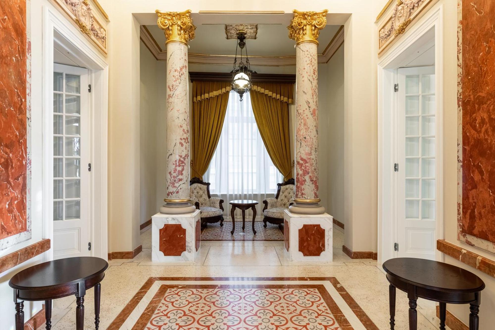 Templum Clava Hotel Букурещ Екстериор снимка