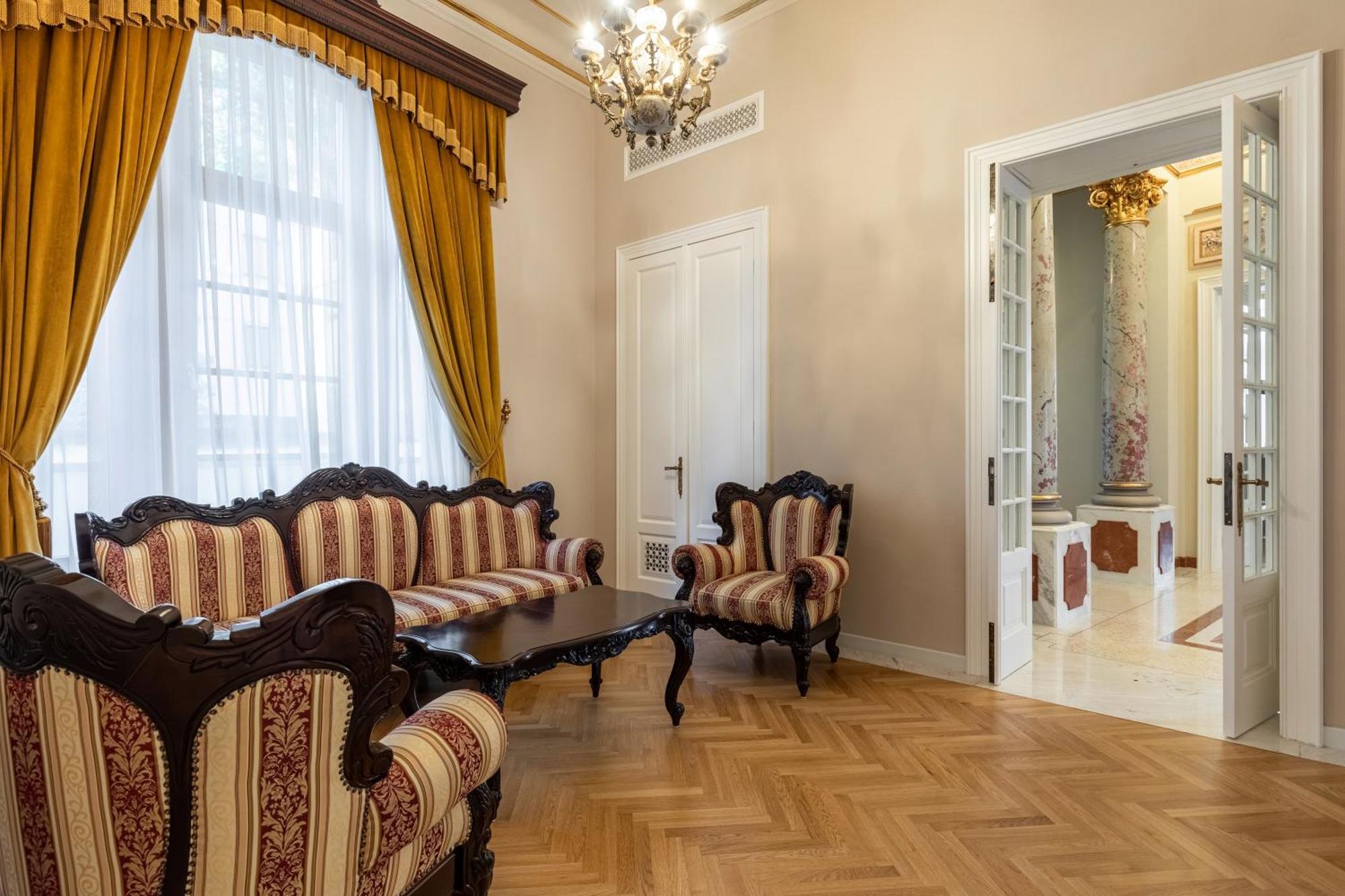 Templum Clava Hotel Букурещ Екстериор снимка