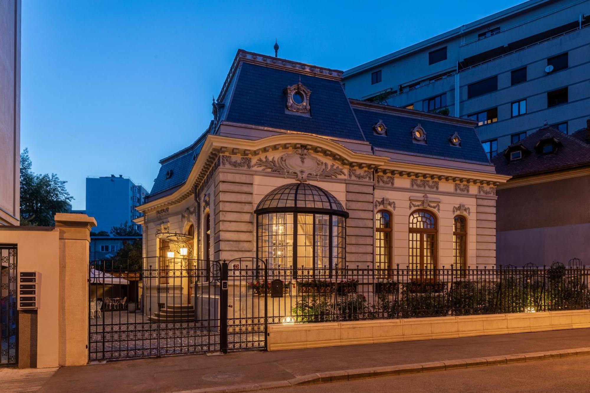 Templum Clava Hotel Букурещ Екстериор снимка